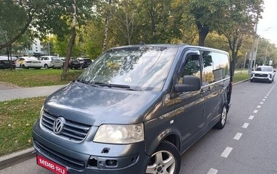 Volkswagen Multivan T5, 2005 год, 650 000 рублей, 1 фотография