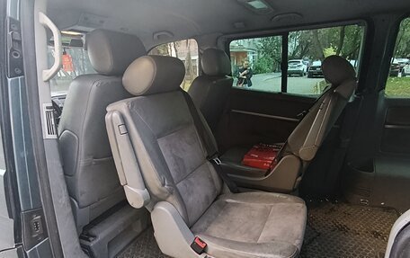 Volkswagen Multivan T5, 2005 год, 650 000 рублей, 9 фотография
