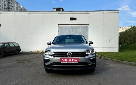Volkswagen Tiguan II, 2021 год, 3 390 000 рублей, 1 фотография