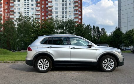 Volkswagen Tiguan II, 2021 год, 3 390 000 рублей, 3 фотография