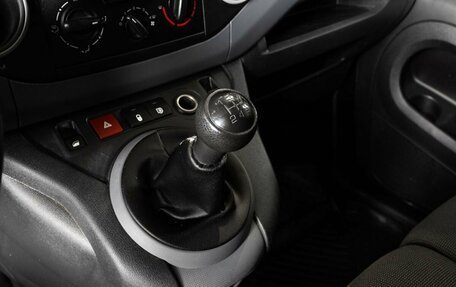 Peugeot Partner II рестайлинг 2, 2017 год, 1 093 000 рублей, 5 фотография
