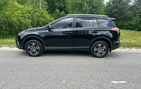 Toyota RAV4, 2017 год, 2 950 000 рублей, 2 фотография