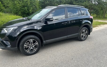 Toyota RAV4, 2017 год, 2 950 000 рублей, 6 фотография