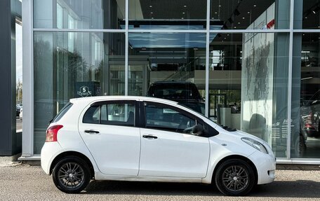 Toyota Yaris III рестайлинг, 2008 год, 675 000 рублей, 4 фотография