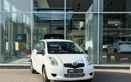 Toyota Yaris III рестайлинг, 2008 год, 675 000 рублей, 3 фотография