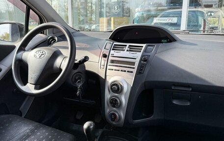 Toyota Yaris III рестайлинг, 2008 год, 675 000 рублей, 10 фотография
