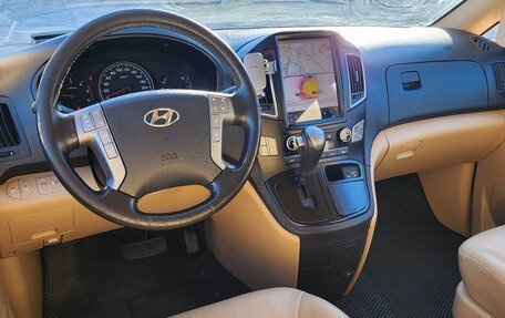 Hyundai H-1 II рестайлинг, 2019 год, 2 950 000 рублей, 2 фотография
