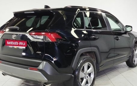 Toyota RAV4, 2021 год, 3 250 000 рублей, 5 фотография