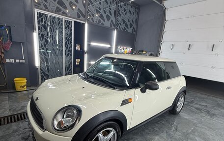 MINI Hatch, 2010 год, 850 000 рублей, 3 фотография