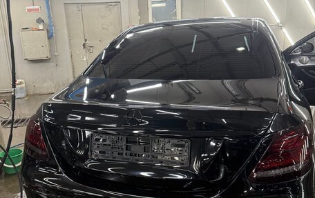 Mercedes-Benz E-Класс, 2019 год, 2 700 000 рублей, 9 фотография