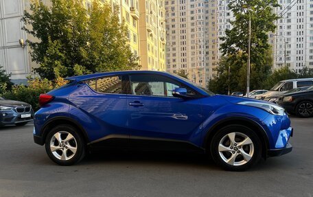 Toyota C-HR I рестайлинг, 2018 год, 2 800 000 рублей, 3 фотография