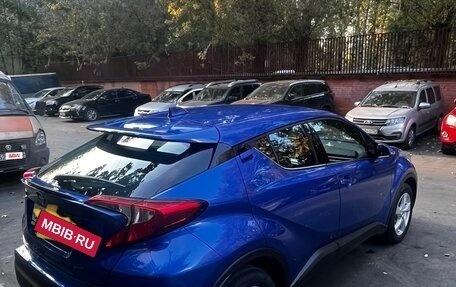 Toyota C-HR I рестайлинг, 2018 год, 2 800 000 рублей, 2 фотография