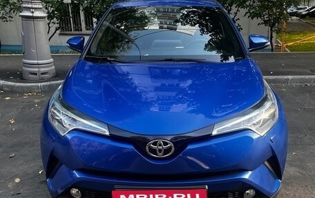 Toyota C-HR I рестайлинг, 2018 год, 2 800 000 рублей, 9 фотография