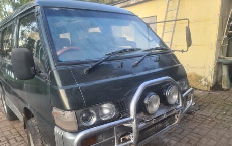 Mitsubishi Delica III, 1992 год, 250 000 рублей, 2 фотография