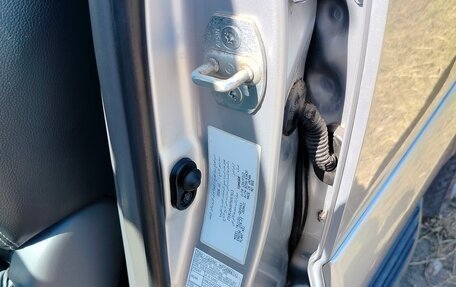 Toyota Land Cruiser Prado 120 рестайлинг, 2006 год, 1 950 000 рублей, 13 фотография