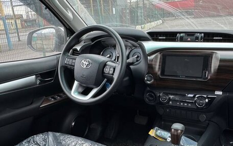 Toyota Hilux VIII, 2024 год, 7 100 000 рублей, 6 фотография