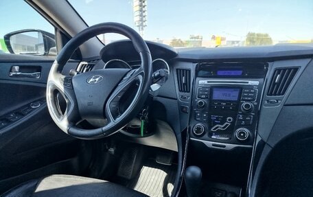 Hyundai Sonata VI, 2010 год, 880 000 рублей, 14 фотография