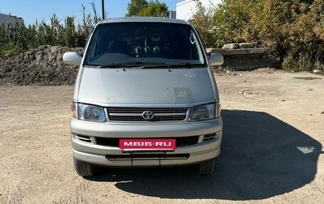 Toyota Regius, 1997 год, 750 000 рублей, 2 фотография