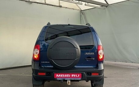 Chevrolet Niva I рестайлинг, 2018 год, 870 000 рублей, 6 фотография