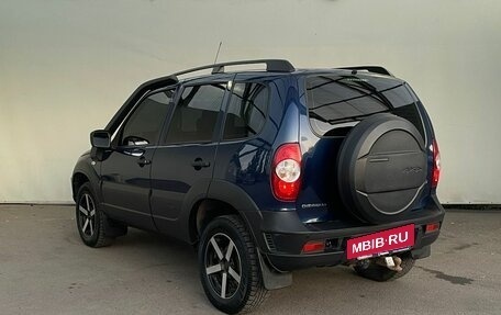 Chevrolet Niva I рестайлинг, 2018 год, 870 000 рублей, 5 фотография