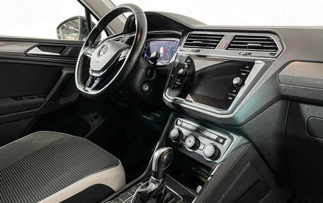 Volkswagen Tiguan II, 2019 год, 2 597 000 рублей, 9 фотография