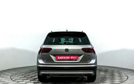 Volkswagen Tiguan II, 2019 год, 2 597 000 рублей, 6 фотография