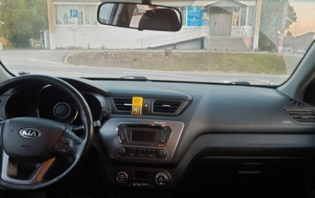 KIA Rio III рестайлинг, 2013 год, 880 000 рублей, 3 фотография