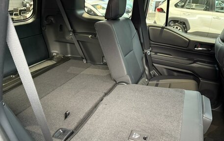 Toyota Land Cruiser Prado, 2024 год, 9 650 000 рублей, 13 фотография