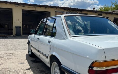 BMW 5 серия, 1984 год, 300 000 рублей, 3 фотография
