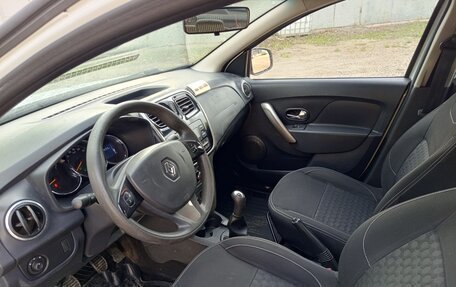Renault Logan II, 2017 год, 455 000 рублей, 6 фотография
