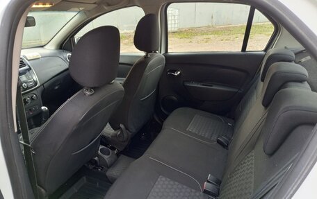 Renault Logan II, 2017 год, 455 000 рублей, 7 фотография