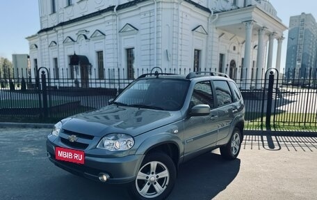 Chevrolet Niva I рестайлинг, 2016 год, 699 000 рублей, 1 фотография