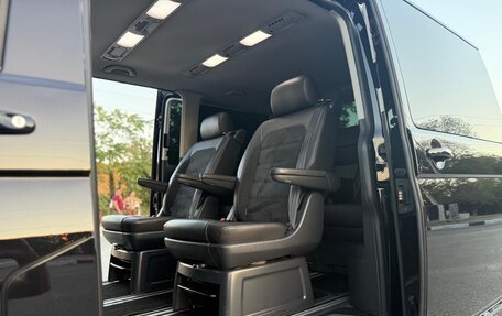 Volkswagen Multivan T6 рестайлинг, 2019 год, 5 800 000 рублей, 10 фотография