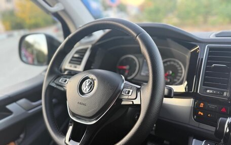 Volkswagen Multivan T6 рестайлинг, 2019 год, 5 800 000 рублей, 14 фотография