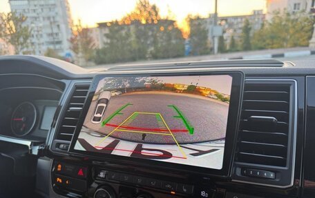 Volkswagen Multivan T6 рестайлинг, 2019 год, 5 800 000 рублей, 16 фотография