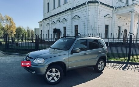 Chevrolet Niva I рестайлинг, 2016 год, 699 000 рублей, 2 фотография