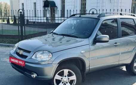 Chevrolet Niva I рестайлинг, 2016 год, 699 000 рублей, 8 фотография