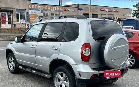 Chevrolet Niva I рестайлинг, 2011 год, 620 000 рублей, 4 фотография