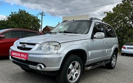 Chevrolet Niva I рестайлинг, 2011 год, 620 000 рублей, 3 фотография