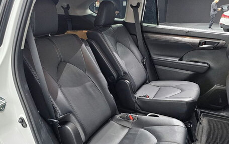 Toyota Highlander, 2023 год, 4 637 447 рублей, 9 фотография