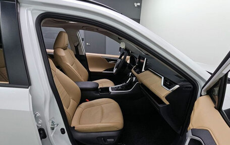 Toyota RAV4, 2023 год, 3 799 950 рублей, 13 фотография