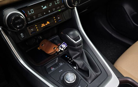 Toyota RAV4, 2023 год, 3 799 950 рублей, 16 фотография