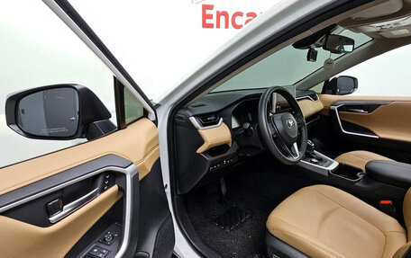 Toyota RAV4, 2023 год, 3 799 950 рублей, 15 фотография