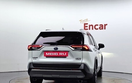 Toyota RAV4, 2023 год, 3 799 950 рублей, 4 фотография