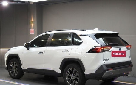 Toyota RAV4, 2023 год, 3 673 730 рублей, 2 фотография