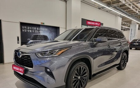 Toyota Highlander, 2023 год, 4 338 328 рублей, 1 фотография