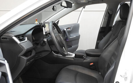 Toyota RAV4, 2023 год, 3 673 730 рублей, 15 фотография