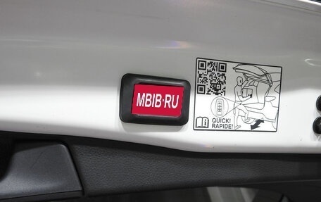 Toyota RAV4, 2023 год, 3 673 730 рублей, 11 фотография