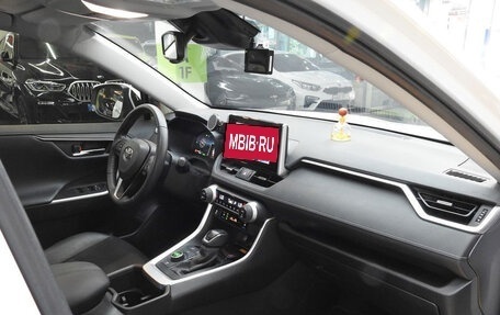 Toyota RAV4, 2023 год, 3 673 730 рублей, 14 фотография