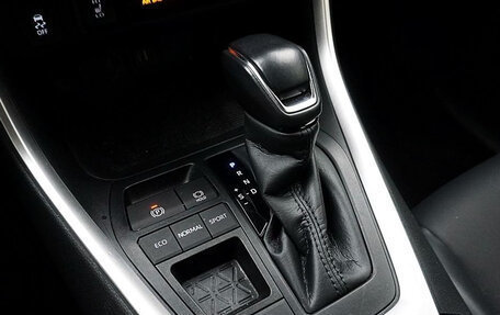 Toyota RAV4, 2023 год, 3 345 320 рублей, 6 фотография